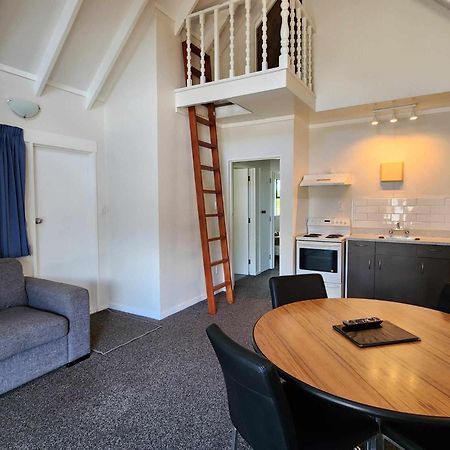 Bulls Motel & Holiday Park Halcombe Экстерьер фото