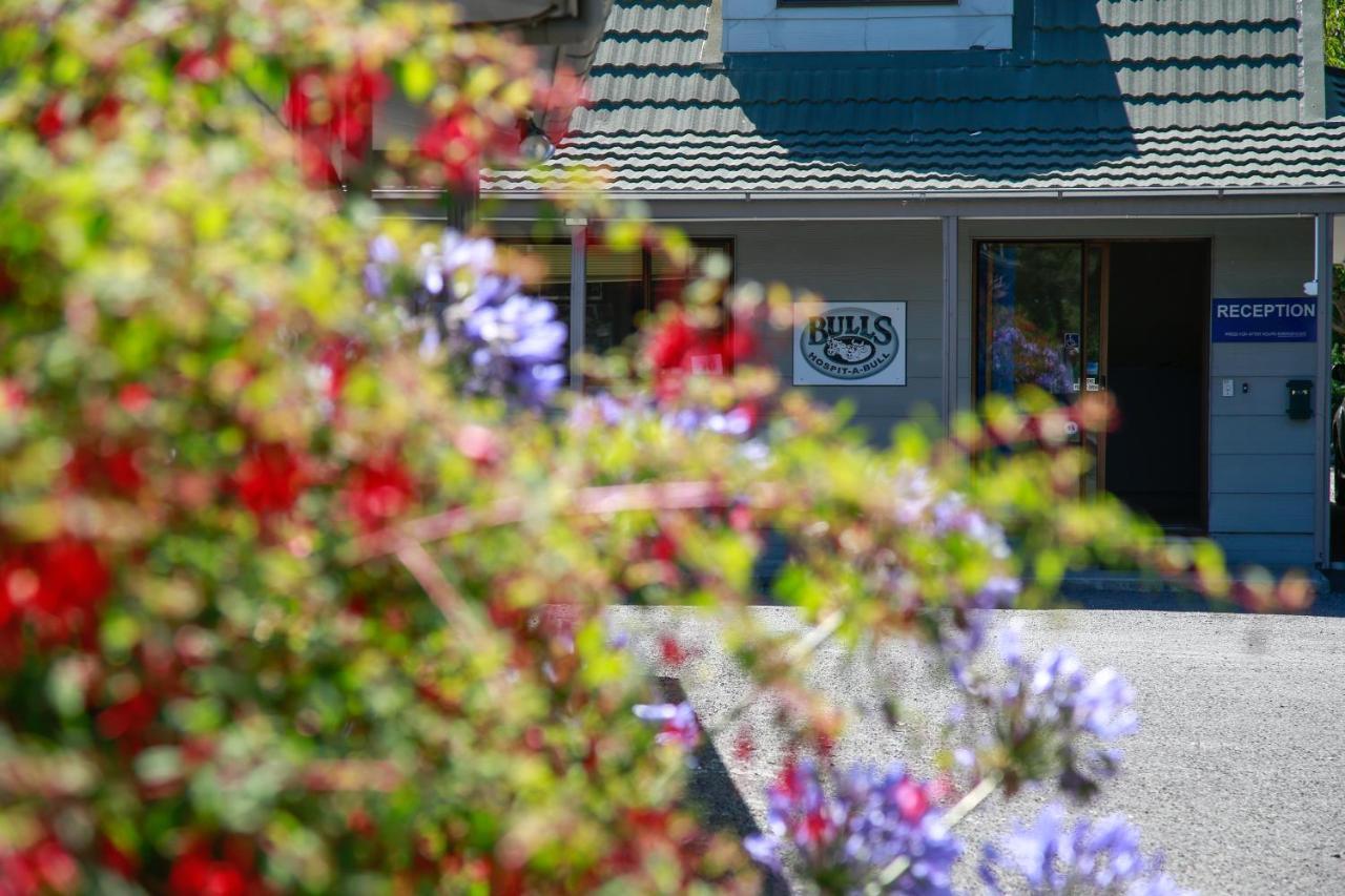 Bulls Motel & Holiday Park Halcombe Экстерьер фото