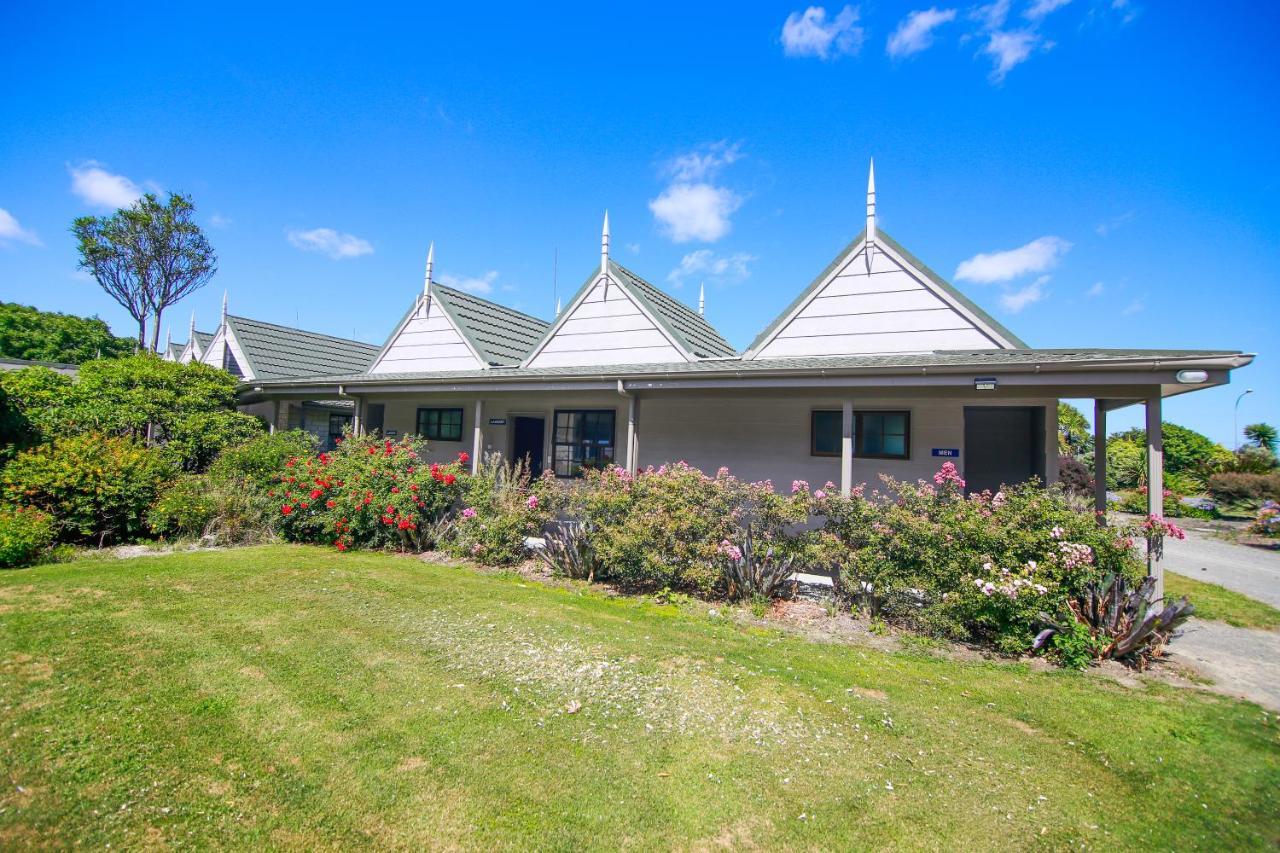 Bulls Motel & Holiday Park Halcombe Экстерьер фото