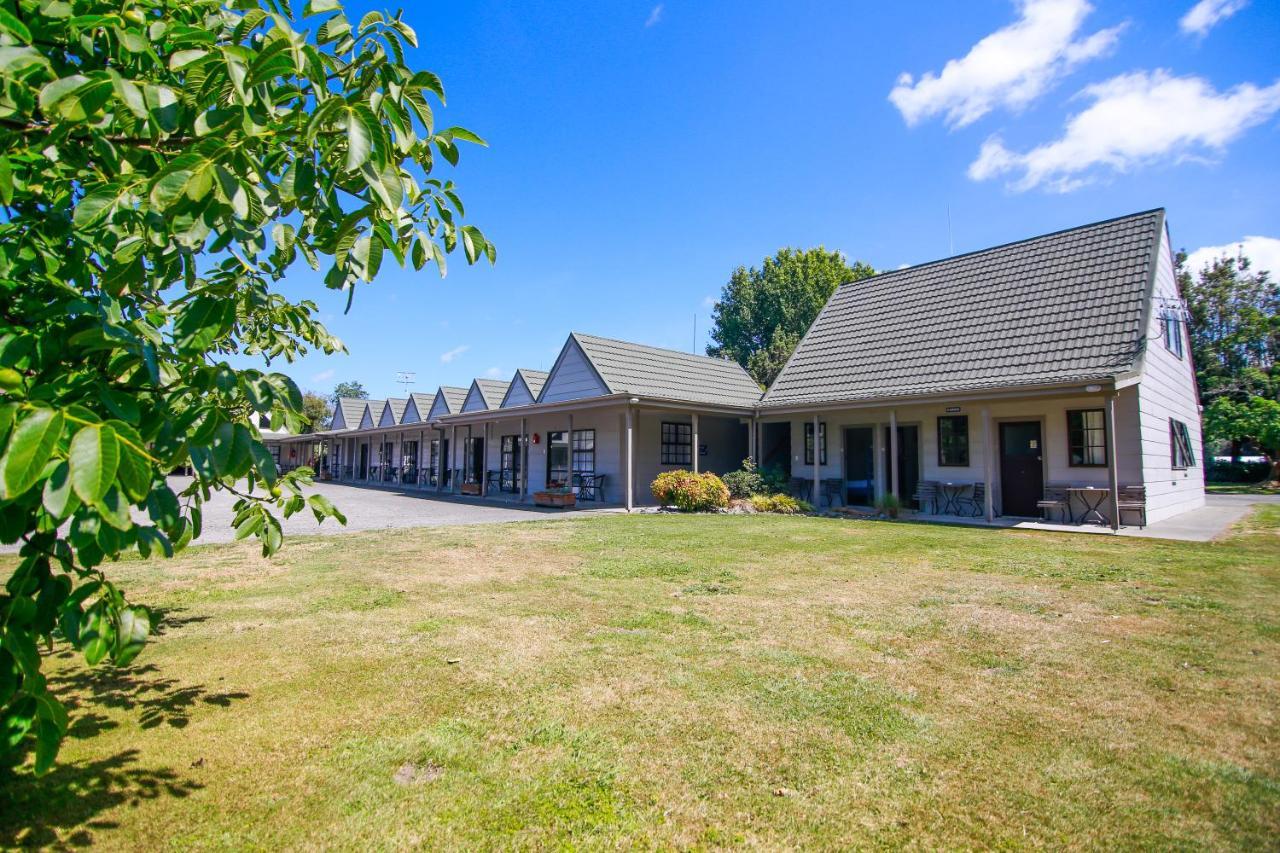 Bulls Motel & Holiday Park Halcombe Экстерьер фото